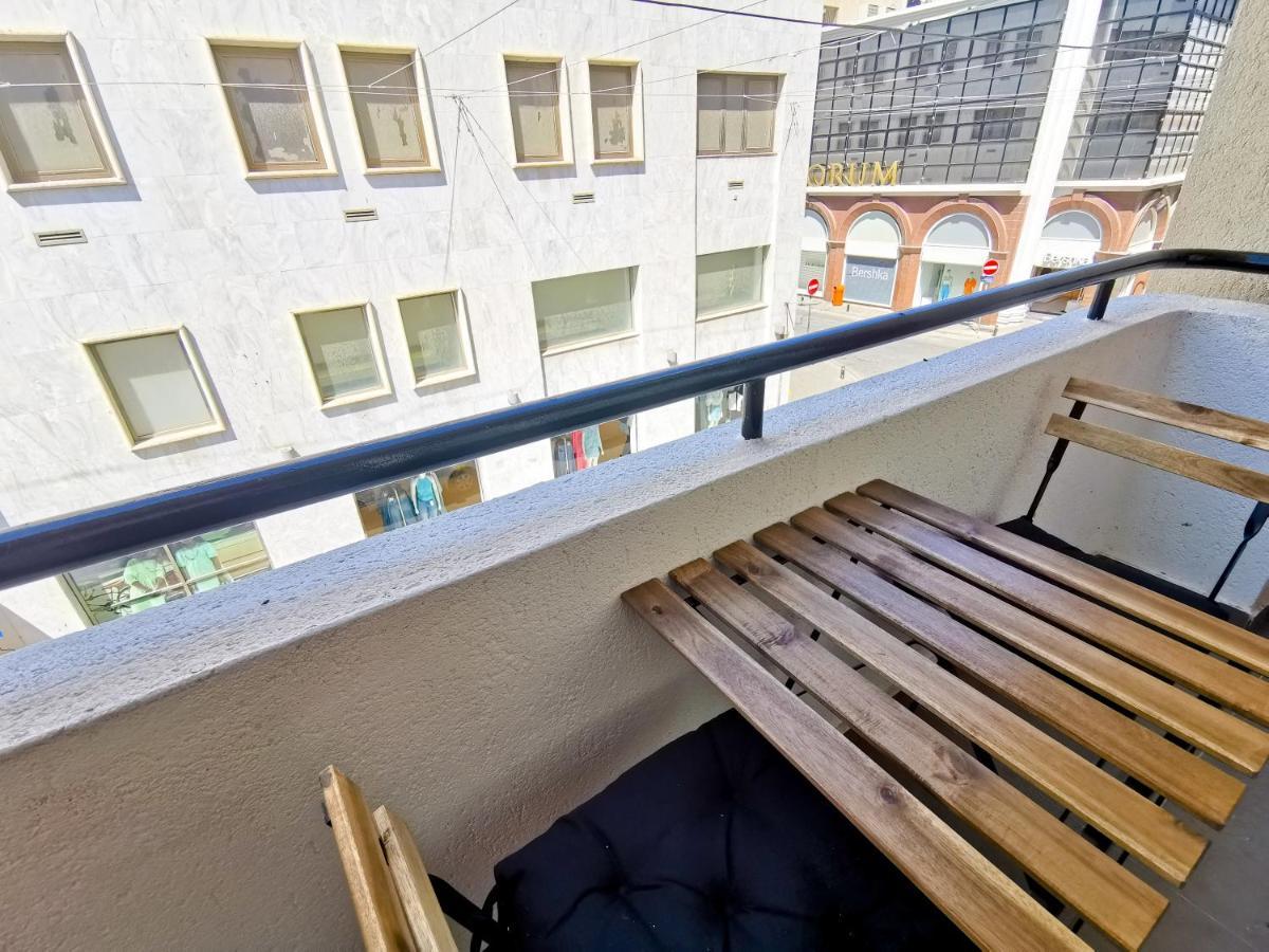 Beachy Keen City Apartment Ларнака Екстер'єр фото